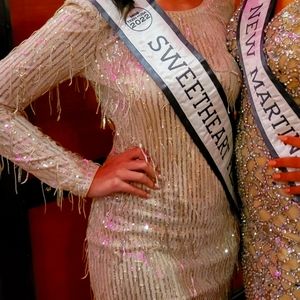 Cocktail dress with fringe and sequins